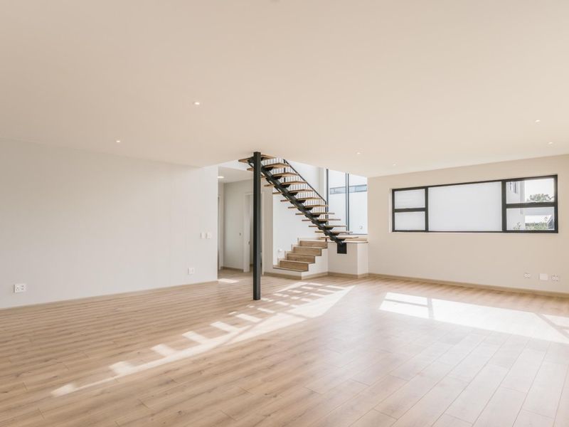 For the Entertainers and the Socialites - Expansive New Build in Lagoonside Suburb - Photo 7