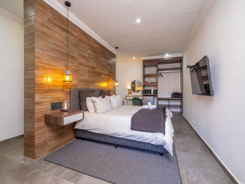 Established 12 Suite Guest House | Proven Hospitality Business | Flamwood, Klerksdorp - Photo 9