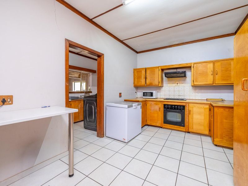 Established 12 Suite Guest House | Proven Hospitality Business | Flamwood, Klerksdorp - Photo 7