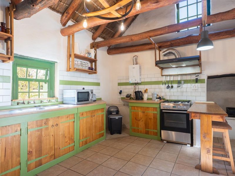 Charming McGregor Cottage - Photo 9
