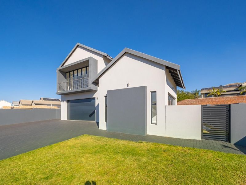 Brand New Luxury Family Home in Eldo Village Estate - Photo 1