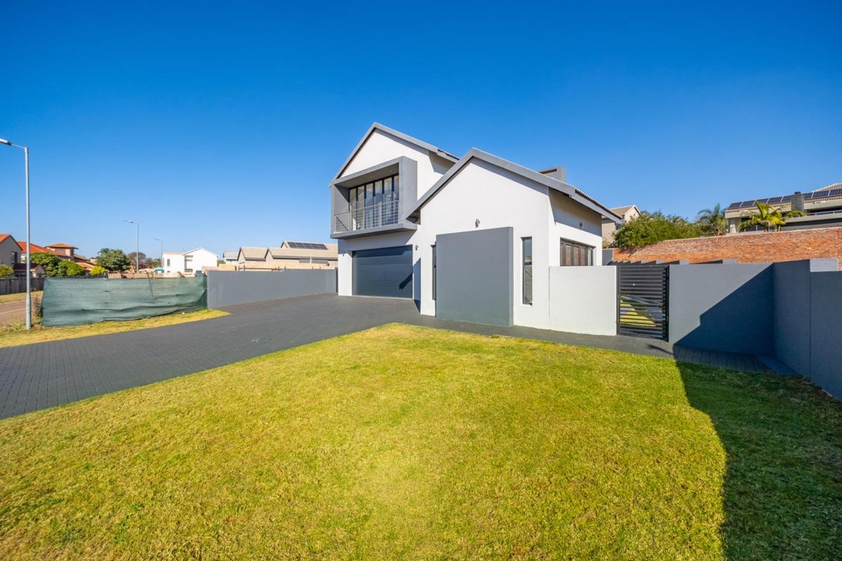 Brand New Luxury Family Home in Eldo Village Estate - Photo 3