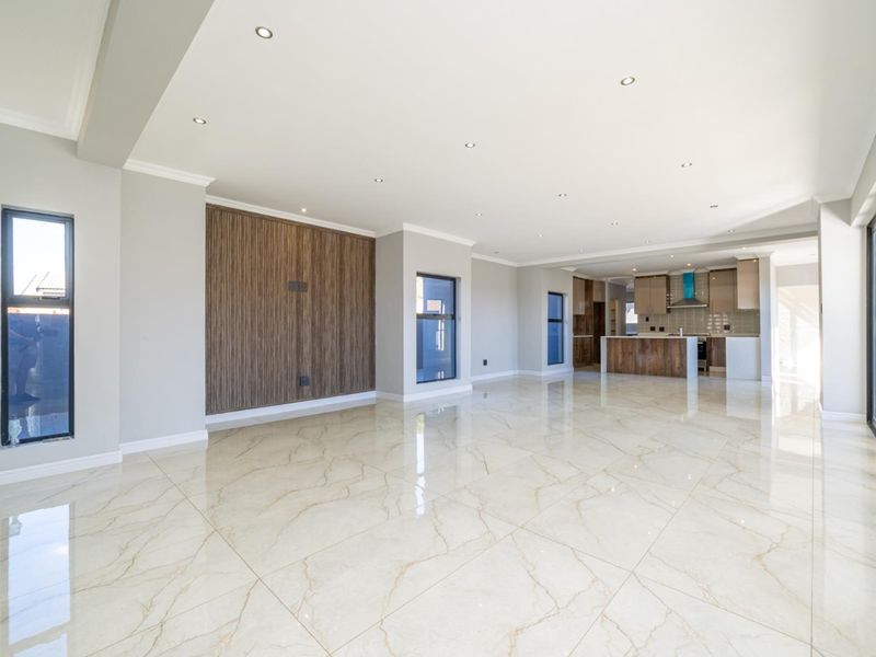 Brand New Luxury Family Home in Eldo Village Estate - Photo 7
