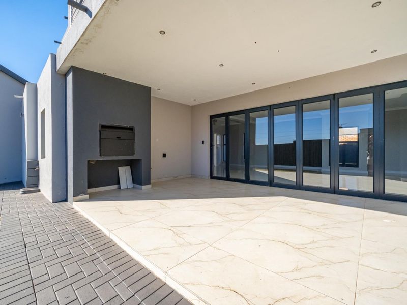 Brand New Luxury Family Home in Eldo Village Estate - Photo 5