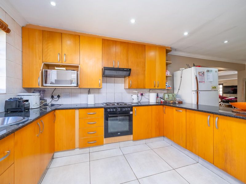 4 Bedroom Family Home with Investment Potential in Eldo Manor Estate - Photo 9