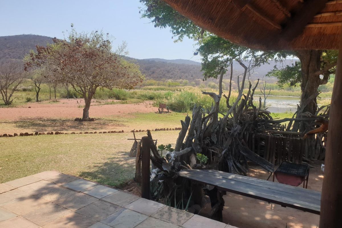 Breathtaking 2,000 ha Game Farm with Luxury Lodge, Abundant Wildlife and Spectacular Mountain Views - Photo 2