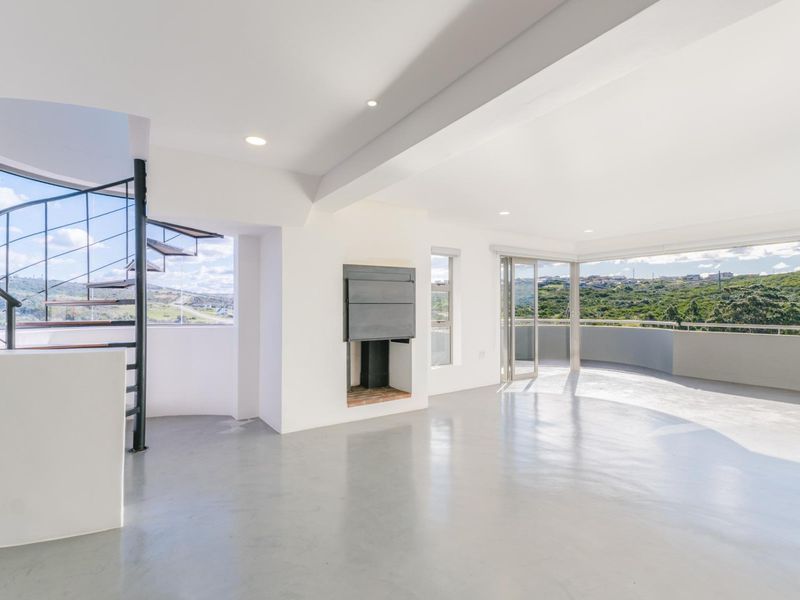 Exclusive Luxury 2-Bedroom Penthouse with Private Rooftop Pool and Sea Views - Photo 4
