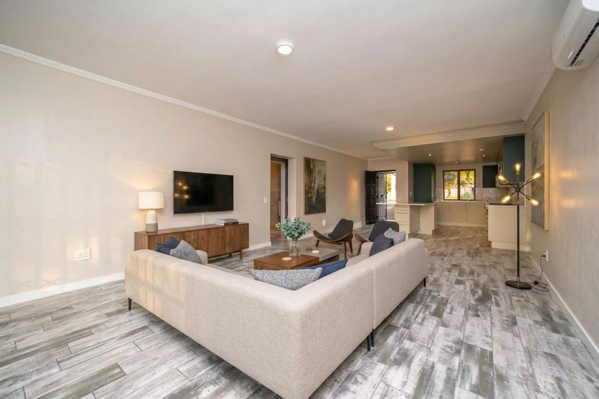 Newly Renovated 2 Bedroom Ground Floor Unit in Lonehill | Transfer and Bond Registration Costs Inclu - Photo 3