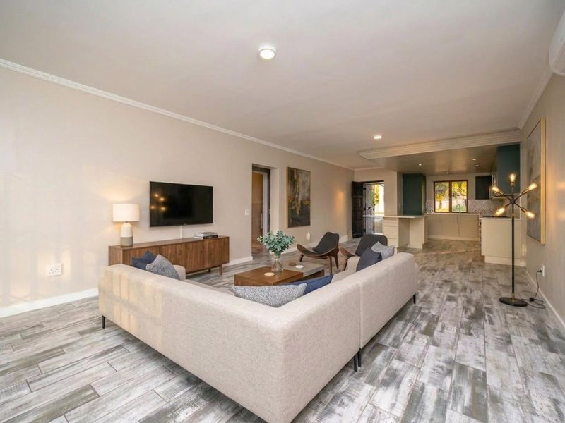 Newly Renovated 2 Bedroom Ground Floor Unit in Lonehill | Transfer and Bond Registration Costs Inclu - Photo 3