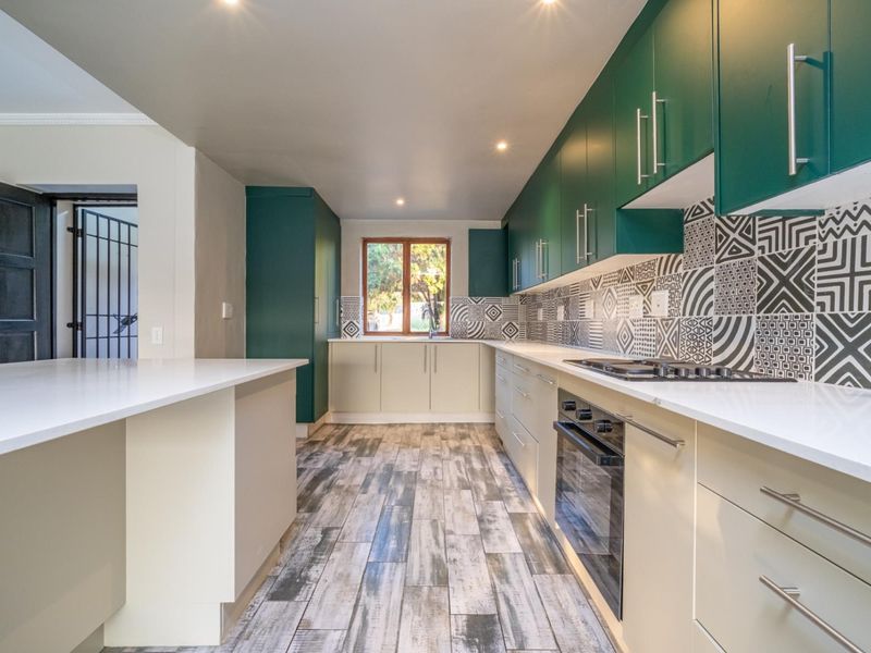 Newly Renovated 2 Bedroom Ground Floor Unit in Lonehill | Transfer and Bond Registration Costs Inclu - Photo 6
