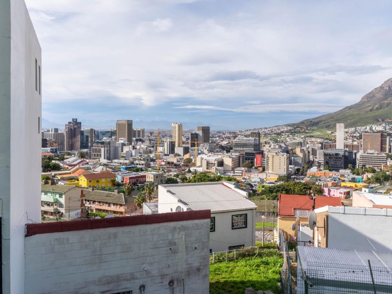 Prime Bo-Kaap Position with Uninterrupted Table Mountain Views - Photo 2