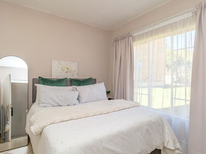 Where Comfort Meets Home - Photo 9