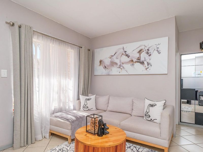 Where Comfort Meets Home - Photo 2