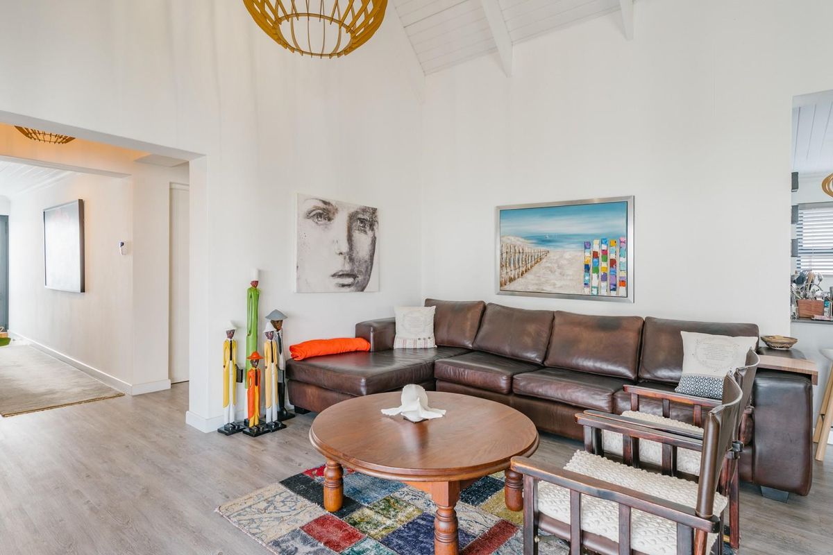 A Dream Home With Exceptional Flow. - Photo 5