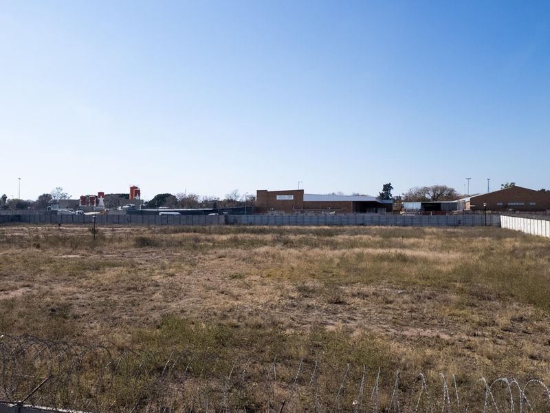 Prime Industrial Land with Dual Street Frontage - Photo 3