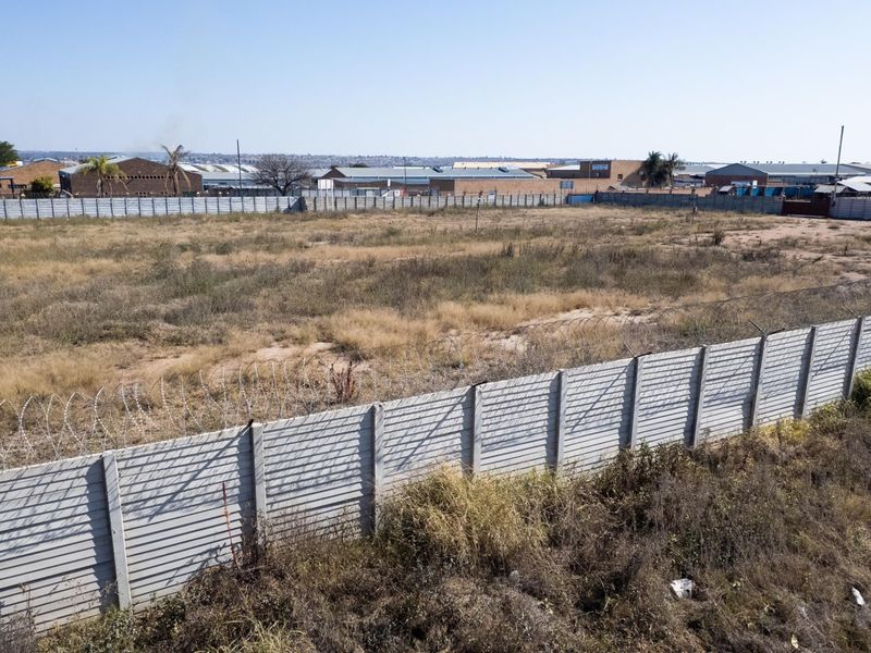 Prime Industrial Land with Dual Street Frontage - Photo 6