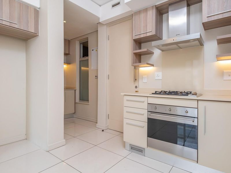 Spacious, bright 2 bed and 2 bath apartment with panoramic views. - Photo 6