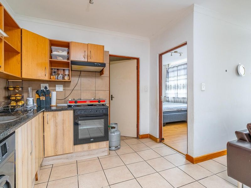 4th-Floor Living in the Heart of Randburg - Photo 6