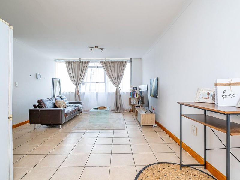 4th-Floor Living in the Heart of Randburg - Photo 9