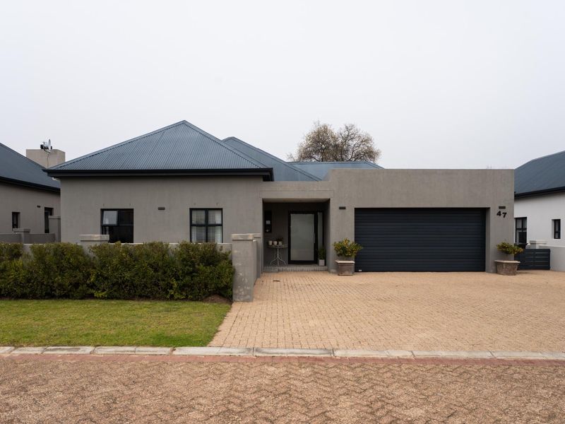 Modern 3-Bedroom Family Home with Pool to Rent in Kleine Parys Estate 2 - Photo 1