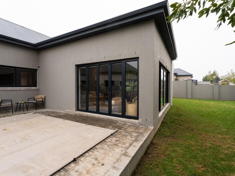 Modern 3-Bedroom Family Home with Pool to Rent in Kleine Parys Estate 2 - Photo 6
