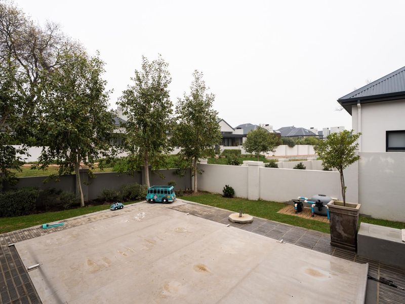Modern 3-Bedroom Family Home with Pool to Rent in Kleine Parys Estate 2 - Photo 4