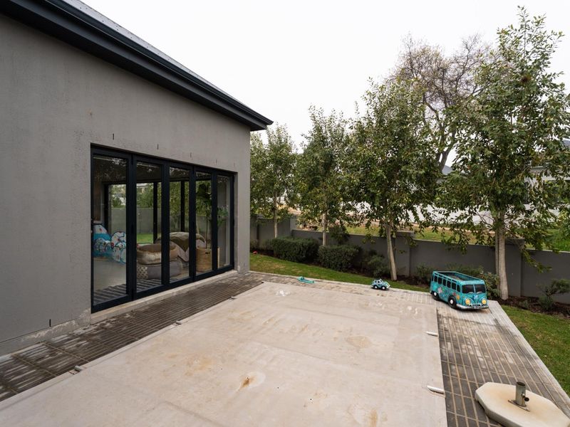 Modern 3-Bedroom Family Home with Pool to Rent in Kleine Parys Estate 2 - Photo 3