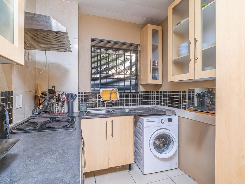 Ground Floor Apartment in a Secure Facebrick Complex - Photo 8