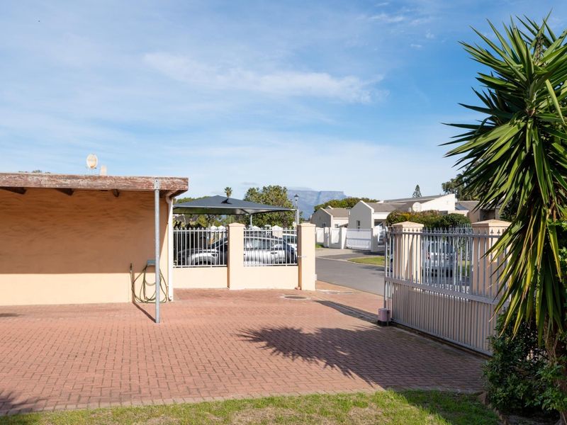 Perfectly Positioned Family Home in the Heart of Edgemead - Photo 7