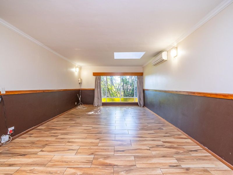Freehold 4 Bedroom 2 Bathroom 3 Living areas 2 Garage with Pool for Sale in Wierda Park - Photo 8