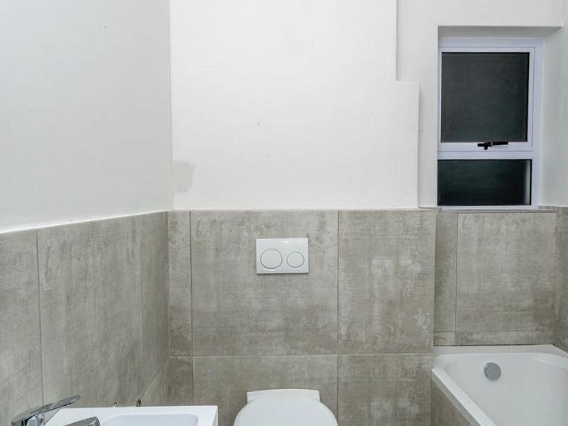 For Rent: Modern new 2-Bedroom Apartment in Honeydew Country Estate - Pearl Dew Heights - Photo 5
