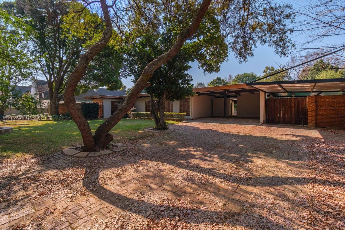 Spacious Family Home with Entertainment Flair, Office, Flat in Clubview - Photo 5