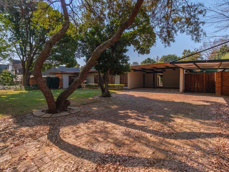 Spacious Family Home with Entertainment Flair, Office, Flat in Clubview - Photo 5
