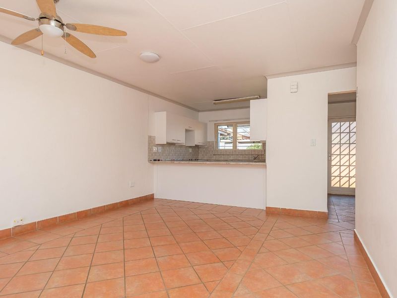 Modern, Spacious 2 Bedroom Townhouse with Garage, Carport in The Hoewes - Photo 5