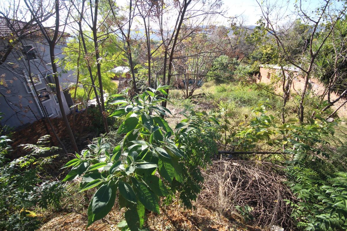 Blank Canvas: 657m2 Vacant Stand in the Heart of Pretoria Gardens - Photo 3