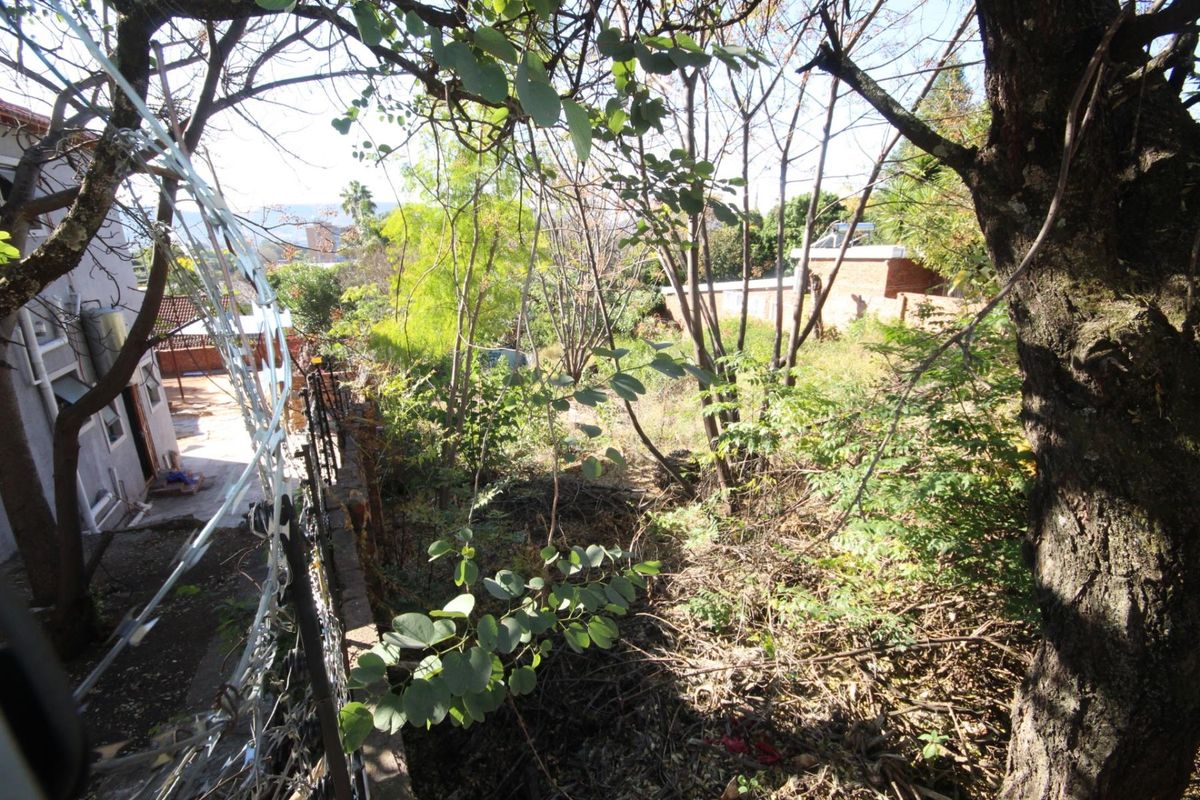 Blank Canvas: 657m2 Vacant Stand in the Heart of Pretoria Gardens - Photo 4