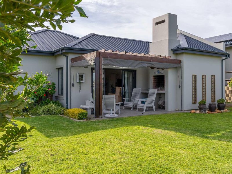 Spacious 3-Bedroom Home with Mountain Views in Hartland Retirement Village - Photo 7