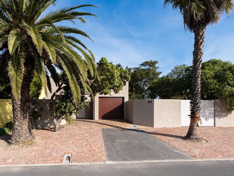 Stylish, Move-In Ready Family Home with Modern Finishes in Prime Edgemead Location - Photo 2