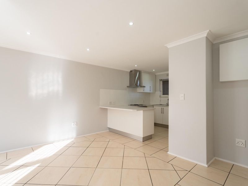 Stylish, Move-In Ready Family Home with Modern Finishes in Prime Edgemead Location - Photo 6