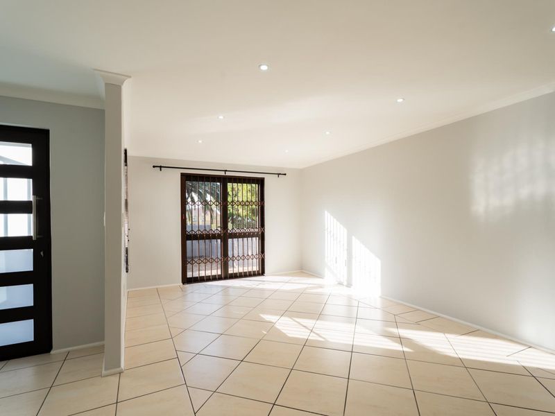 Stylish, Move-In Ready Family Home with Modern Finishes in Prime Edgemead Location - Photo 7