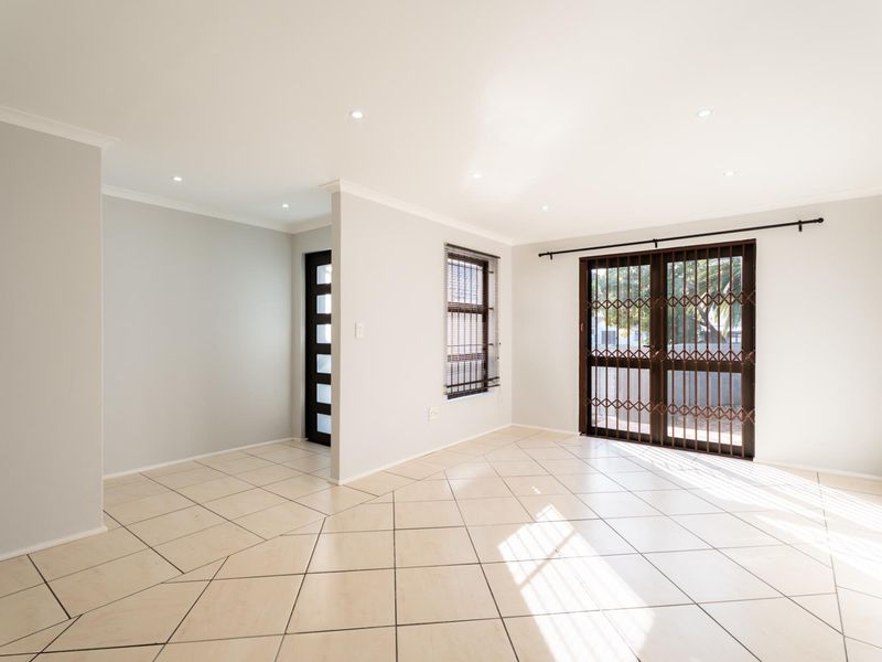 Stylish, Move-In Ready Family Home with Modern Finishes in Prime Edgemead Location - Photo 3
