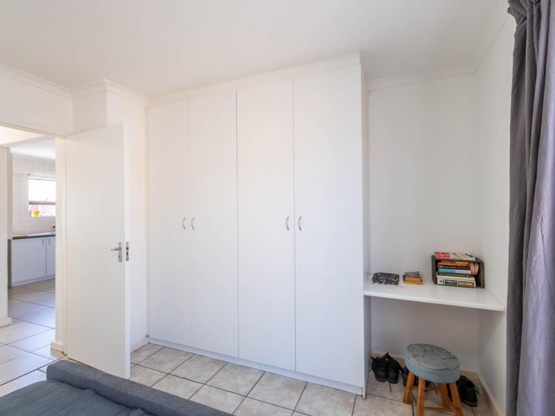 Modern  2 Bedroom Apartment To Rent R9 000 Per Month In Gordon Villas - Photo 9