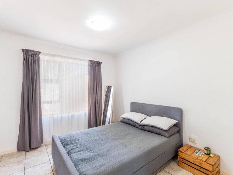 Modern  2 Bedroom Apartment To Rent R9 000 Per Month In Gordon Villas - Photo 8