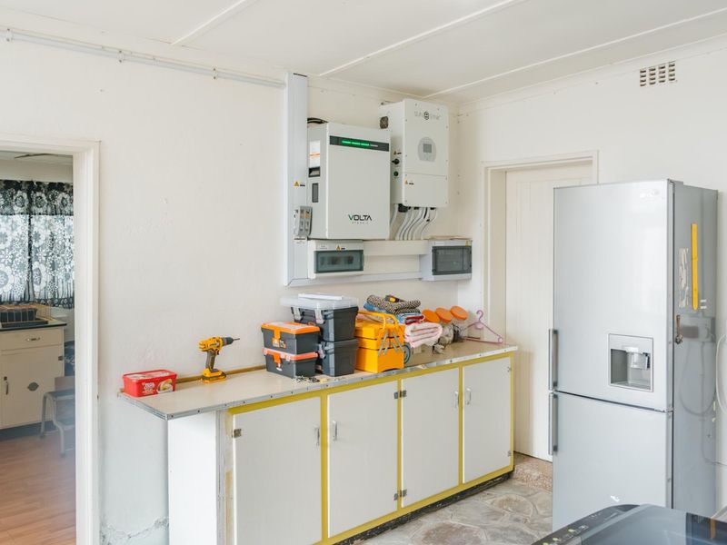 Spacious Family Home with Borehole, Solar Power and Granny Flat - Photo 8