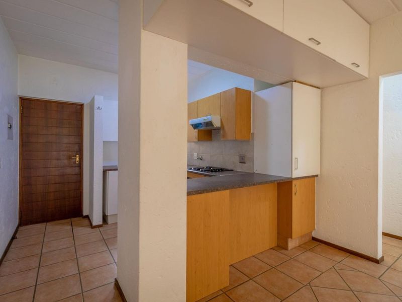Two bedroom Garden flat in Central Fourways - Photo 8