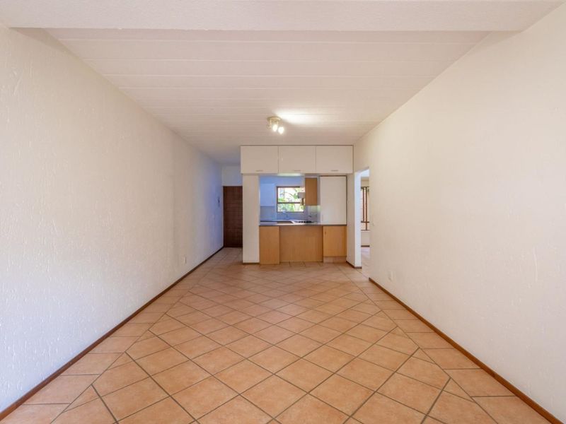 Two bedroom Garden flat in Central Fourways - Photo 4