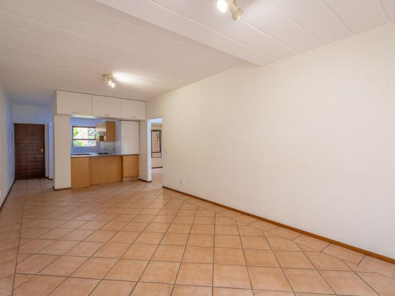 Two bedroom Garden flat in Central Fourways - Photo 2