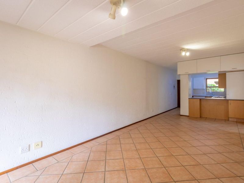 Two bedroom Garden flat in Central Fourways - Photo 3