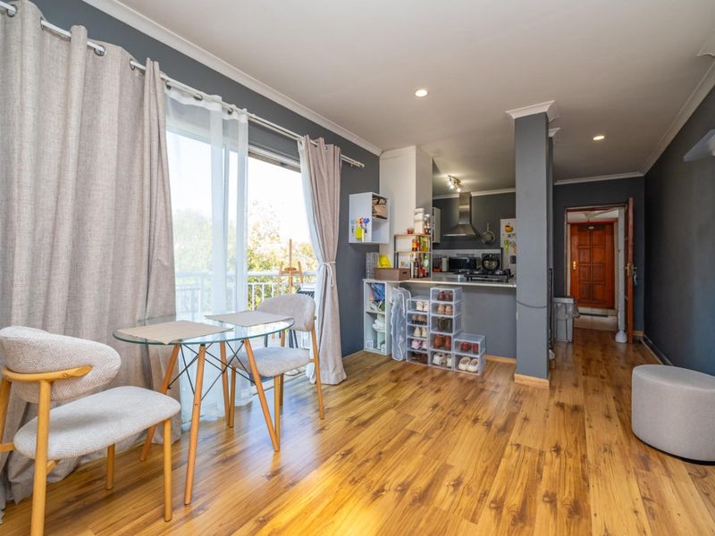 Great value buy - two-bedroom, two-bathroom apartment - Photo 5