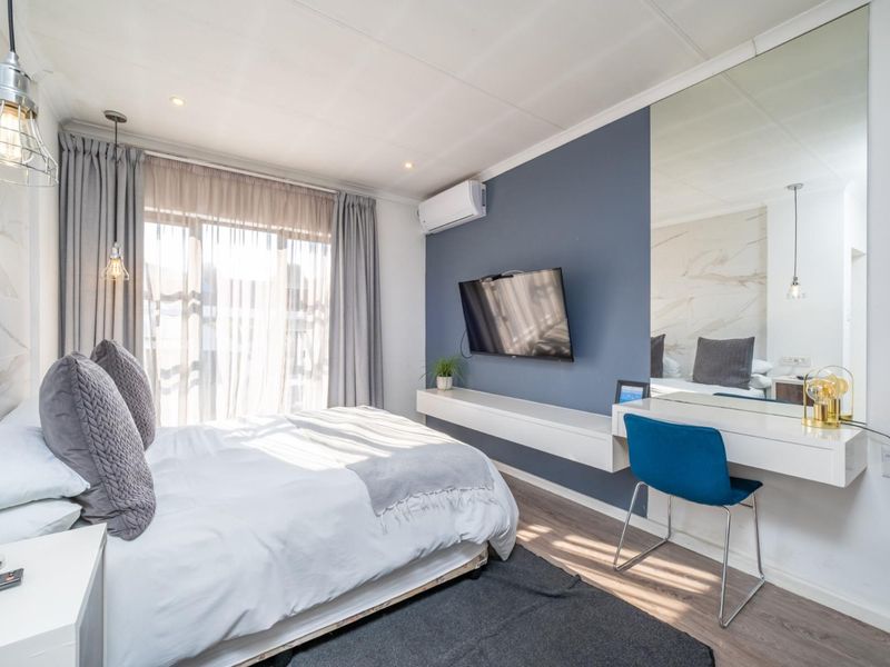 Exceptional Bryanston Investment Property | Established Guest House with Multiple Growth Opportuniti - Photo 4